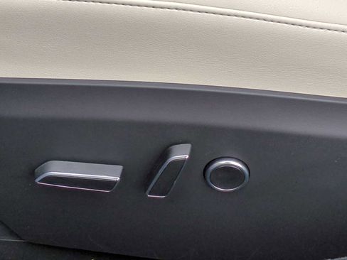 Used 2021 Tesla Model S Plaid image 16