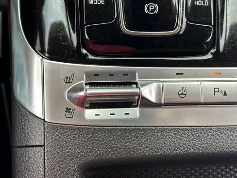 Used 2023 Kia Carnival SX Prestige FWD image 29