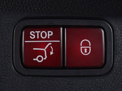 Certified 2022 Mercedes-Benz GLC 300 4MATIC image 5