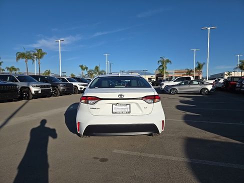 Used 2023 Toyota Corolla LE image 6