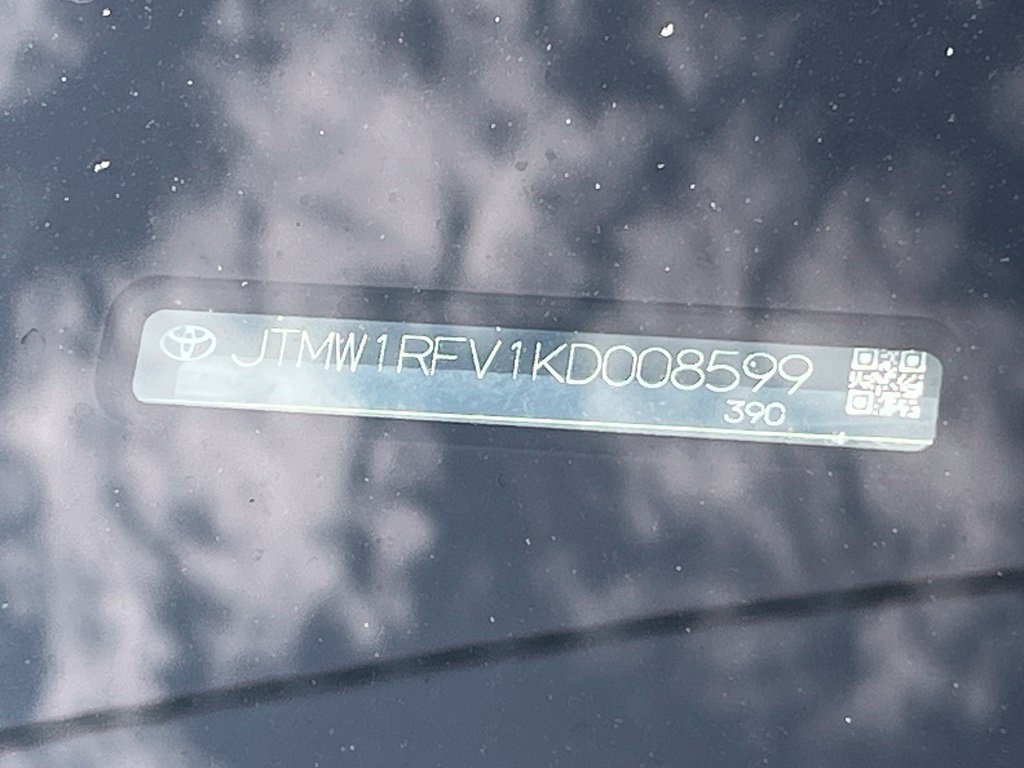 Used 2019 Toyota RAV4 XLE w/ Convenience Package FWD image 39