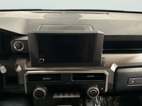 Used 2025 Toyota 4Runner SR5 AWD/4WD image 18