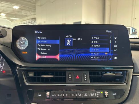 Used 2022 Lexus ES 350 w/ Premium Package image 26