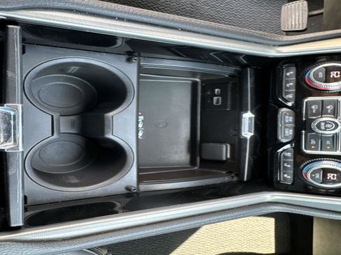 Used 2022 GMC Yukon XL Denali image 33