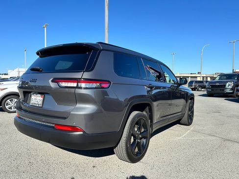 Used 2023 Jeep Grand Cherokee L Altitude AWD/4WD image 8