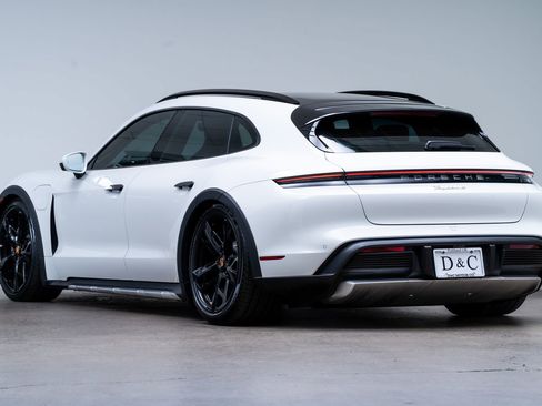 Used 2023 Porsche Taycan 4 Cross Turismo w/ Premium Package AWD/4WD image 4