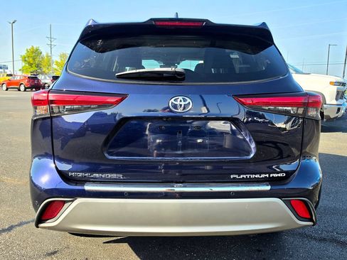Used 2021 Toyota Highlander Platinum AWD/4WD image 5