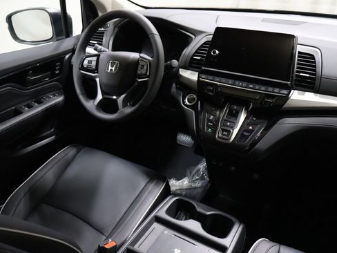 New 2026 Honda Odyssey Touring image 24