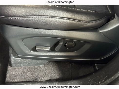 Used 2023 Ford Explorer Limited w/ Limited Technology Package image 19