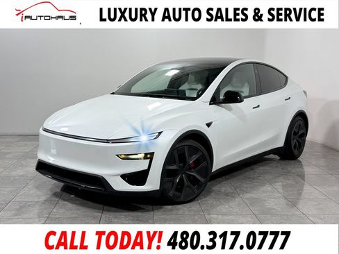 Used 2026 Tesla Model Y Performance AWD/4WD image 1