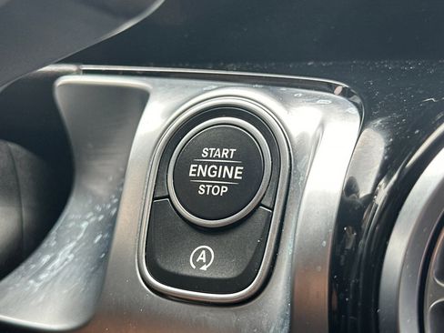 Used 2023 Mercedes-Benz GLB 250 4MATIC image 34