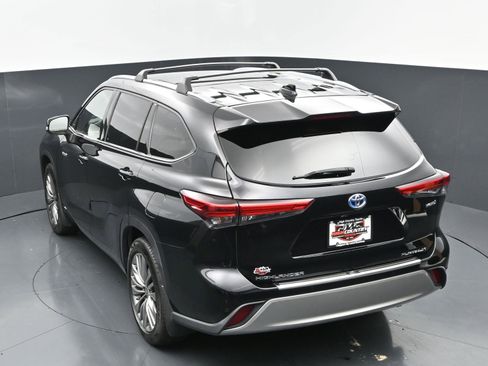 Used 2020 Toyota Highlander Platinum AWD/4WD image 30