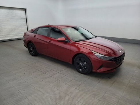 Used 2023 Hyundai Elantra SEL w/ Preferred Accessory Package FWD image 11