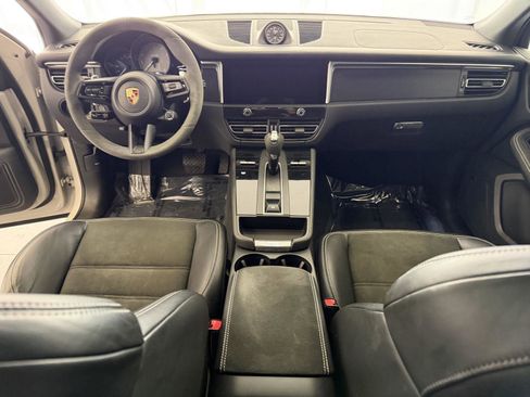 Certified 2023 Porsche Macan GTS image 17