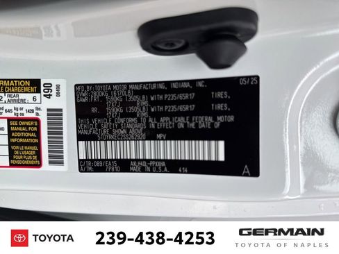 Used 2025 Toyota Sienna XLE image 23