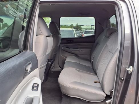 Used 2015 Toyota Tacoma PreRunner w/ TRD Off-Road Package RWD image 11