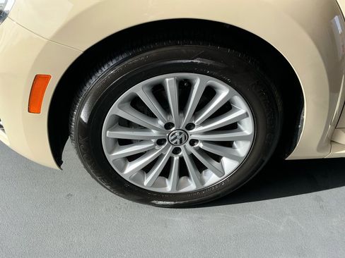 Used 2019 Volkswagen Beetle 2.0T S image 25