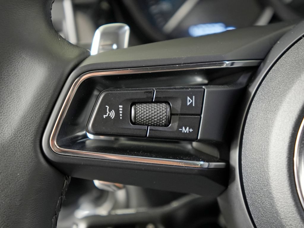 Certified 2023 Porsche Macan Turbo AWD/4WD image 28