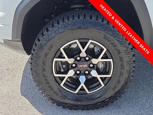 Used 2023 GMC Canyon AT4X AWD/4WD image 7