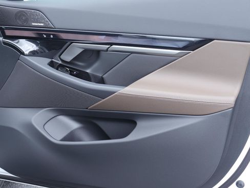New 2027 BMW 530i RWD image 16