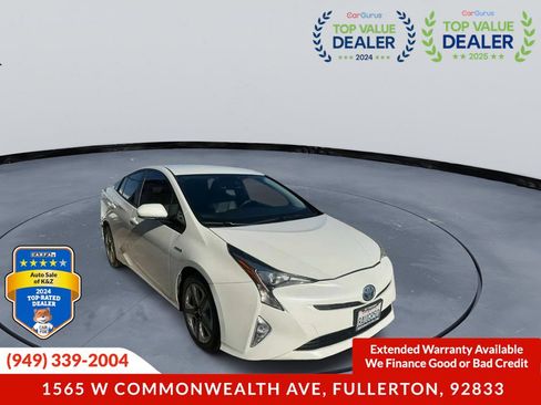Used 2017 Toyota Prius Four Touring FWD image 3
