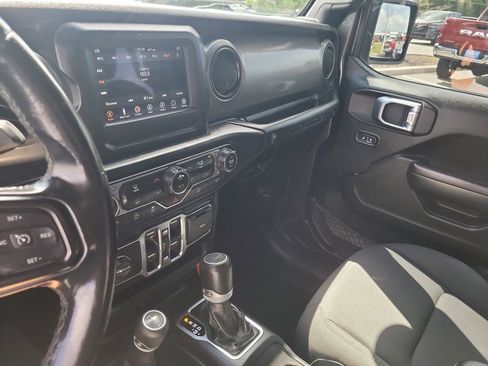 Used 2019 Jeep Wrangler Unlimited Sport S image 16