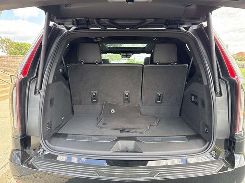 Certified 2023 Cadillac Escalade Sport AWD/4WD image 25