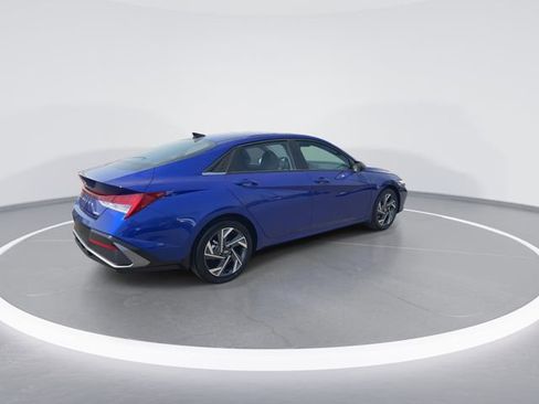New 2026 Hyundai Elantra Limited FWD image 8