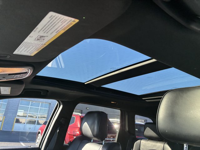 Used 2014 Jeep Grand Cherokee Overland AWD/4WD image 11