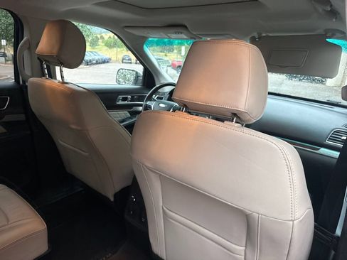 Used 2016 Ford Explorer Platinum AWD/4WD image 28