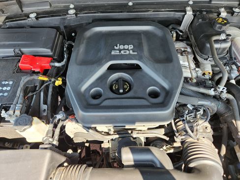 Used 2020 Jeep Wrangler Unlimited Rubicon w/ Safety Group image 9