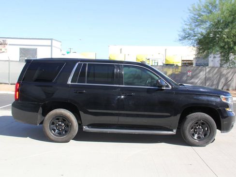 Used 2018 Chevrolet Tahoe 2WD w/ Remote Keyless Entry Package image 4