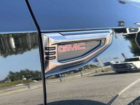 Used 2025 GMC Yukon AT4 Ultimate AWD/4WD image 10