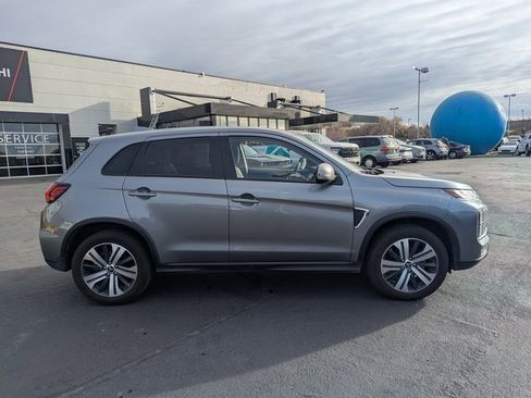 Used 2024 Mitsubishi Outlander Sport SE image 2