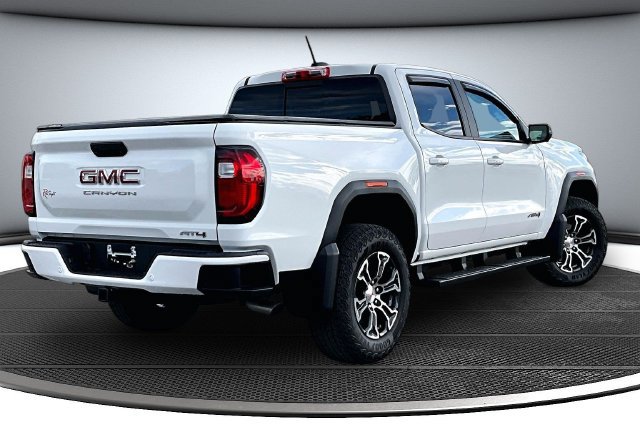 Used 2025 GMC Canyon AT4 w/ Technology Plus Package AWD/4WD image 6