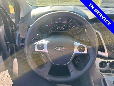 Used 2014 Ford Focus SE FWD image 5