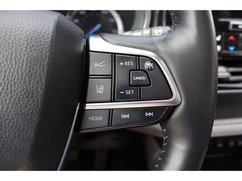 Used 2021 Toyota Highlander Platinum FWD image 38