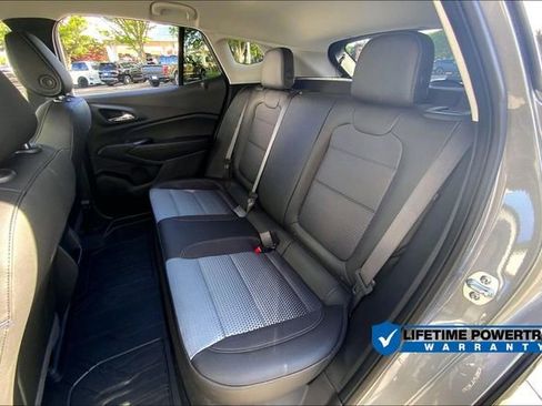 New 2025 Chevrolet Trax LT w/ Driver Confidence Package FWD image 11