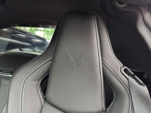 Used 2021 Chevrolet Corvette Stingray Coupe w/ Z51 Performance Package image 23