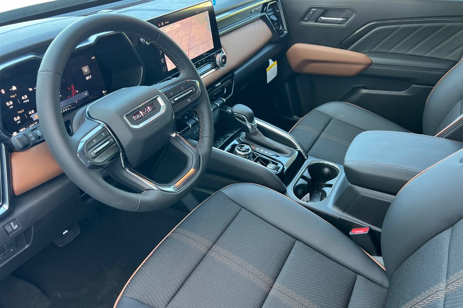 New 2026 GMC Canyon AT4 AWD/4WD image 7