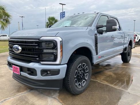 New 2025 Ford F250 Platinum image 3
