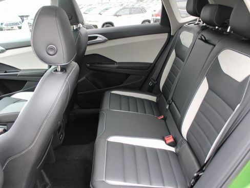 New 2026 Volkswagen Taos SEL AWD/4WD image 20