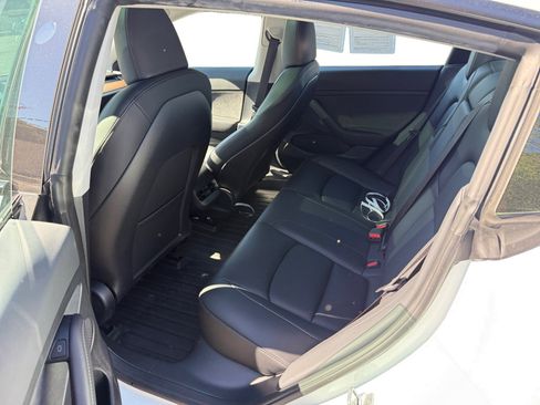 Used 2023 Tesla Model 3 Standard Range image 16