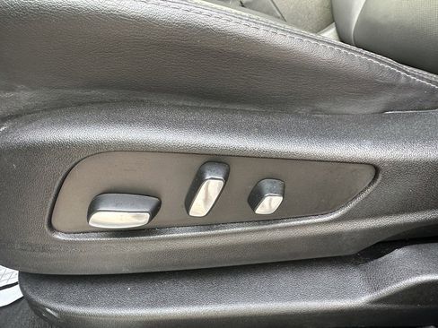 Certified 2025 Cadillac XT5 Premium Luxury image 17