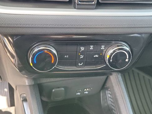 Used 2025 Chevrolet TrailBlazer LT w/ Driver Confidence Package FWD image 20