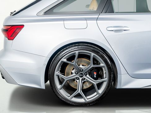 Used 2025 Audi RS 6 performance image 8