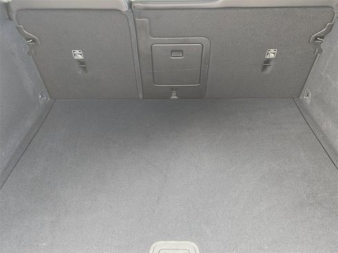 Used 2025 Volvo XC60 B5 Core image 21