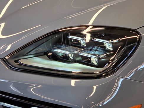 New 2026 Porsche Cayenne Base image 24