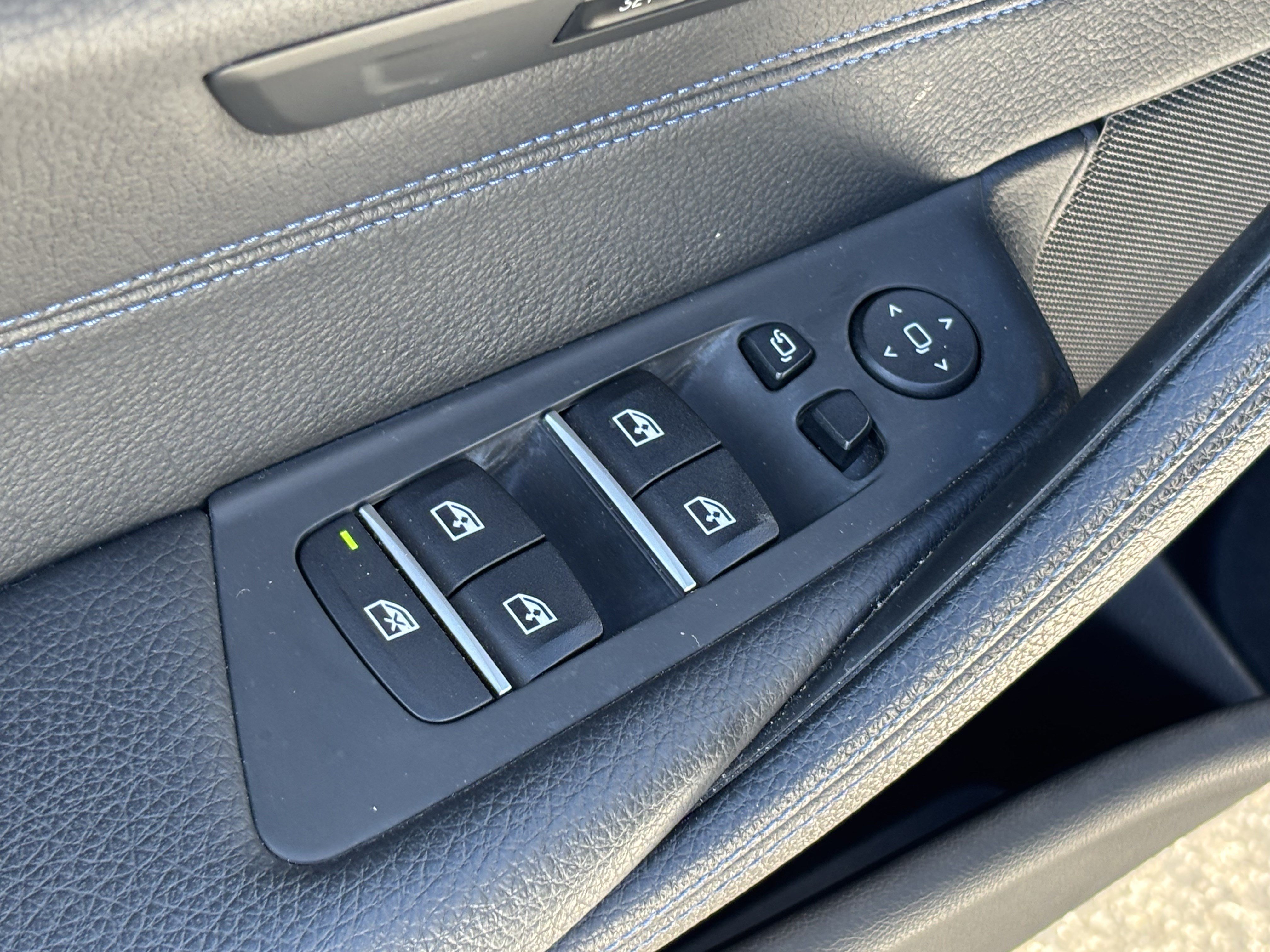 Used 2020 BMW 530i w/ M Sport Package RWD image 15
