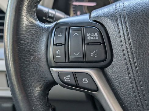 Used 2017 Toyota Sienna XLE image 20